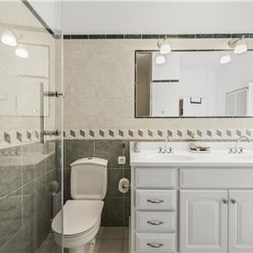 4-5 bedroom villa with Split City and Sea Views sleeps 8-10
